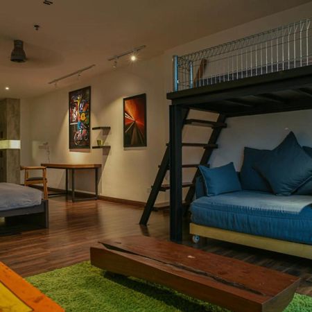 Atria Sofo Suites - Петалинг-Джая Экстерьер фото