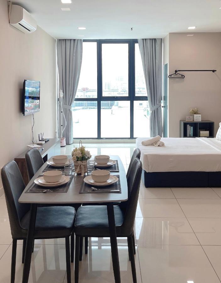 Atria Sofo Suites - Петалинг-Джая Экстерьер фото